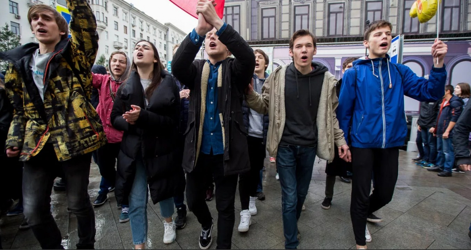 Протест против общества. Школьники на митинге. Протесты молодежи. Несовершеннолетние на митинге. Школьники на митинге Навального.