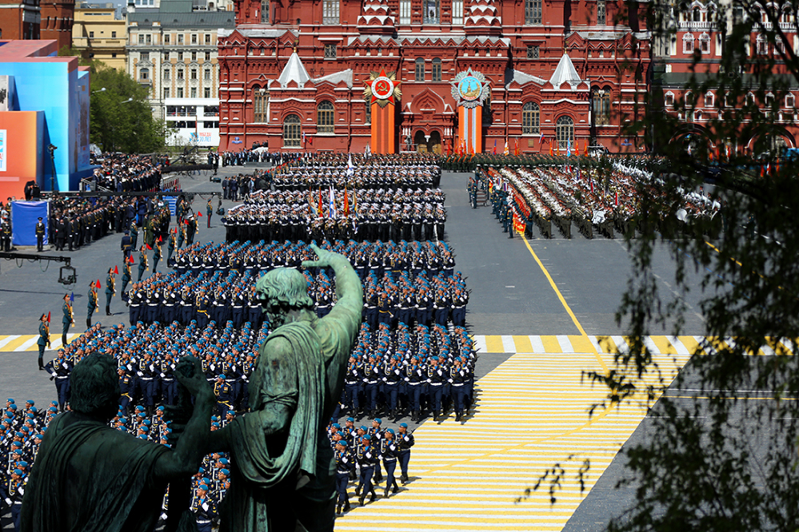 8 9 мая москва. Парад 9 мая. Парад на красной площади 9 мая. Парад Победы на красной площади в Москве. 9 Мая парад Победы в Москве.