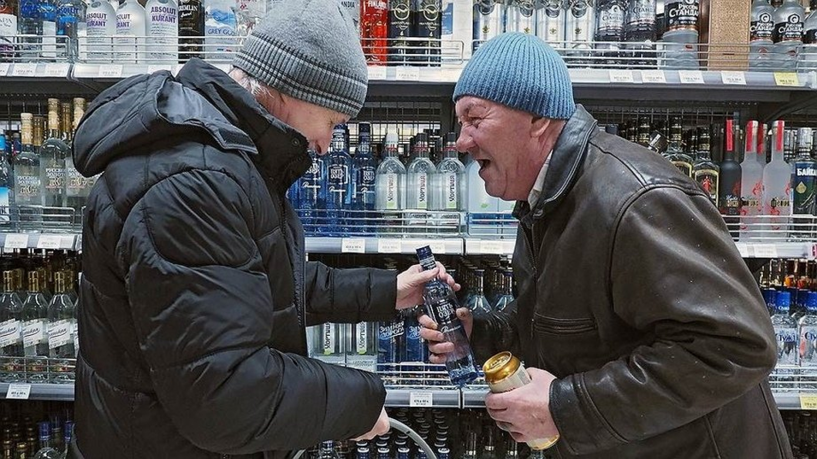 Две алкашки. Алкоголь в России.