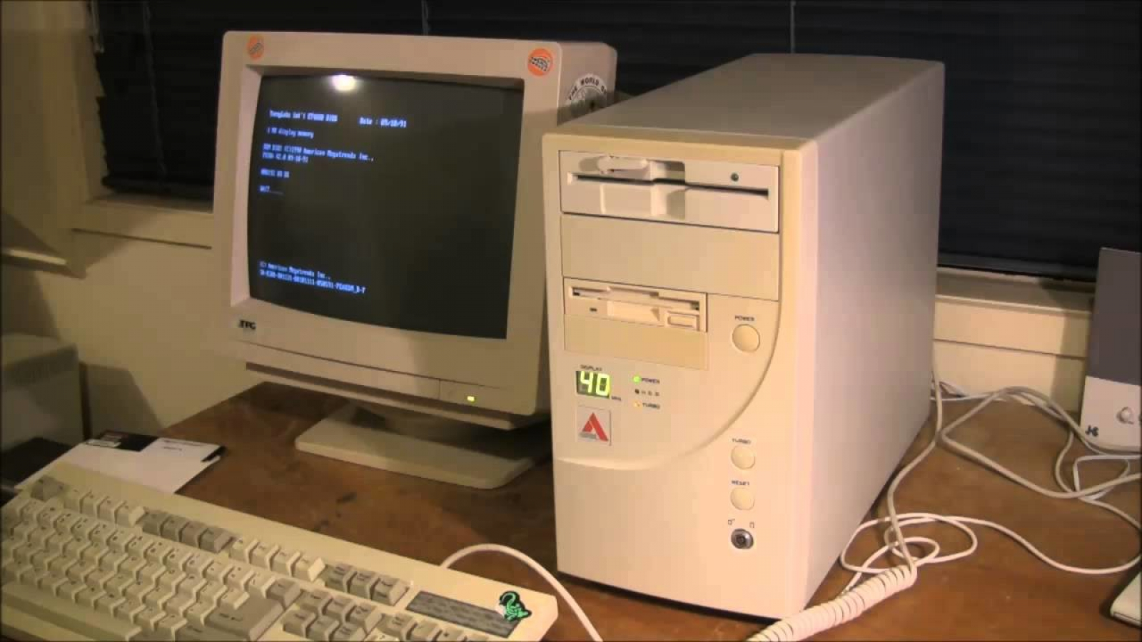 Техника 2000 годов. Пентиум 386 компьютер. ПК IBM 2000. IBM 386 компьютер. Системный блок пентиум 1.
