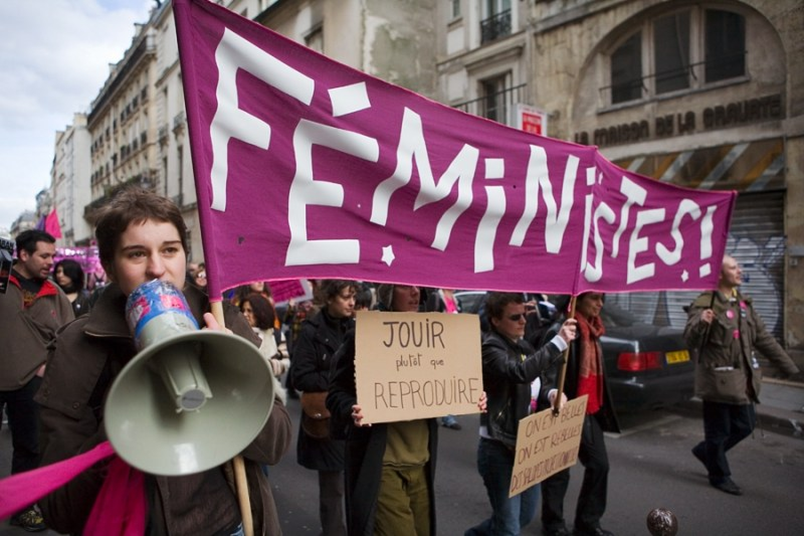 Движение феминизма