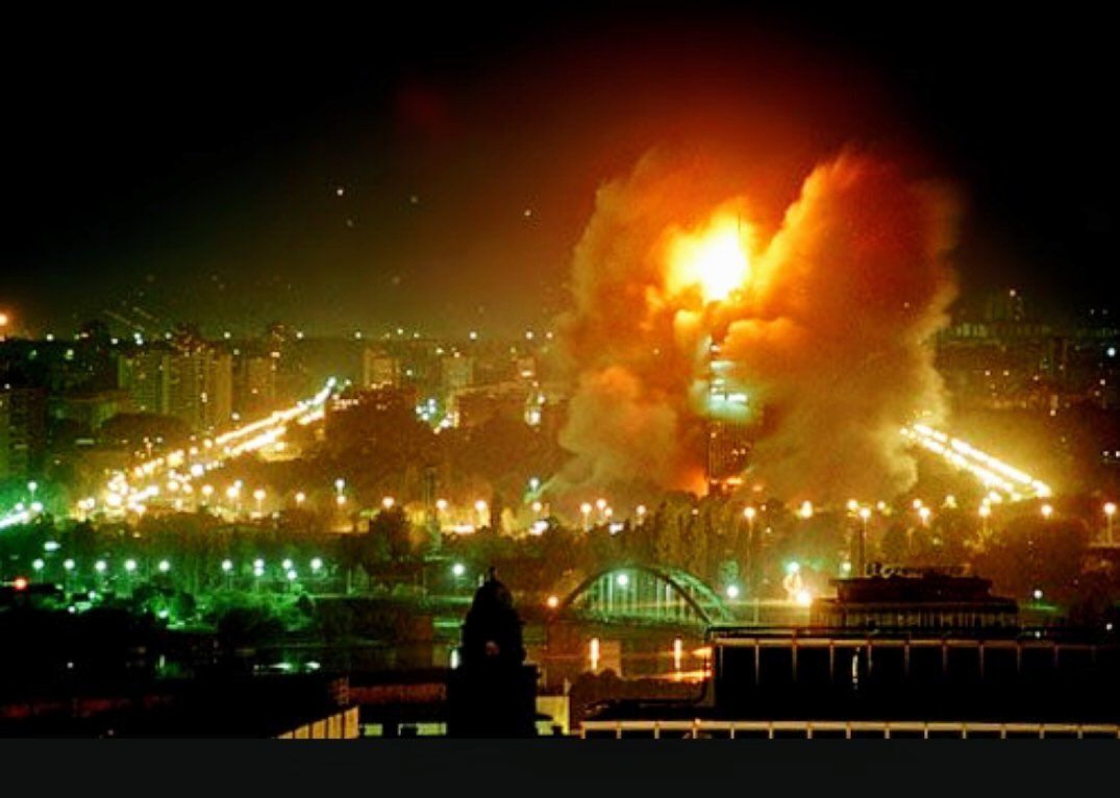 Нато 99 год. НАТО бомбежка Белграда 1999. Белград бомбардировки НАТО. Сербия бомбардировки НАТО 1999.