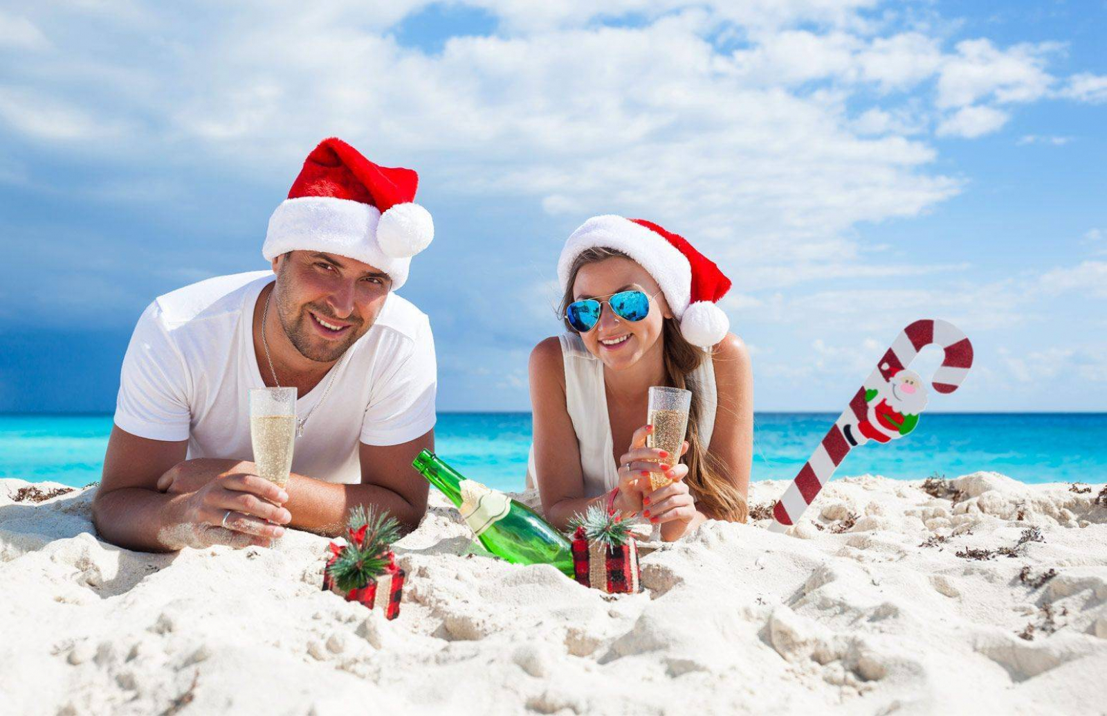 Новогодние каникулы будут. Новый год на пляже. Новый год на Мальдивах. Рождество на пляже. Новый год на курорте.