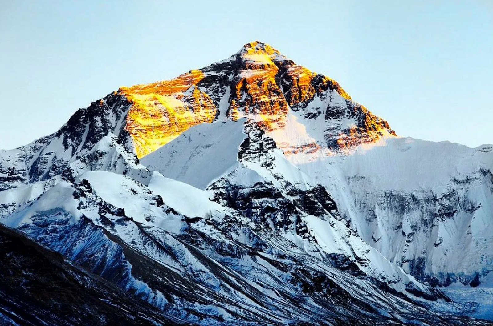 Какие горы самые высокие в мире. Гора Эверест(Джомолунгма). 8848 Метров Эверест. Пик Джомолунгма. Пик горы Эверест.