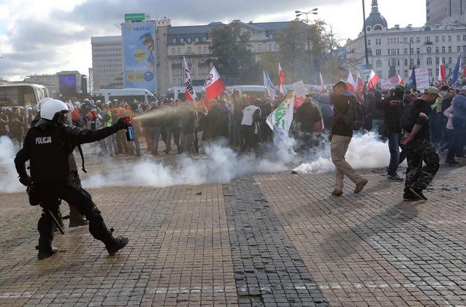 Что случилось в польше. Протесты в Варшаве 2020. Беспорядки в Польше 2020. Митинги в Польше 2020. Протесты в Польше.