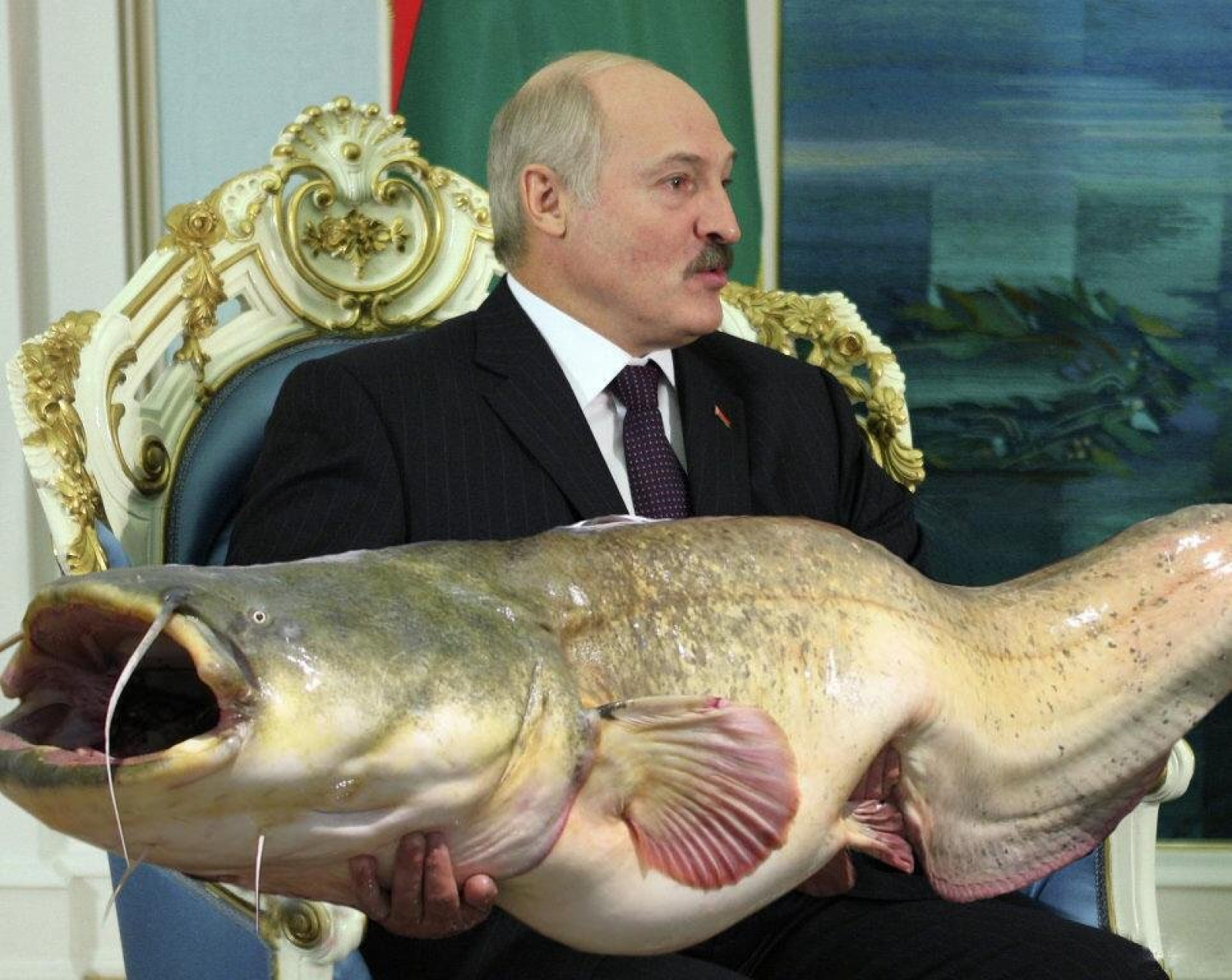 Лукашенко с сомом