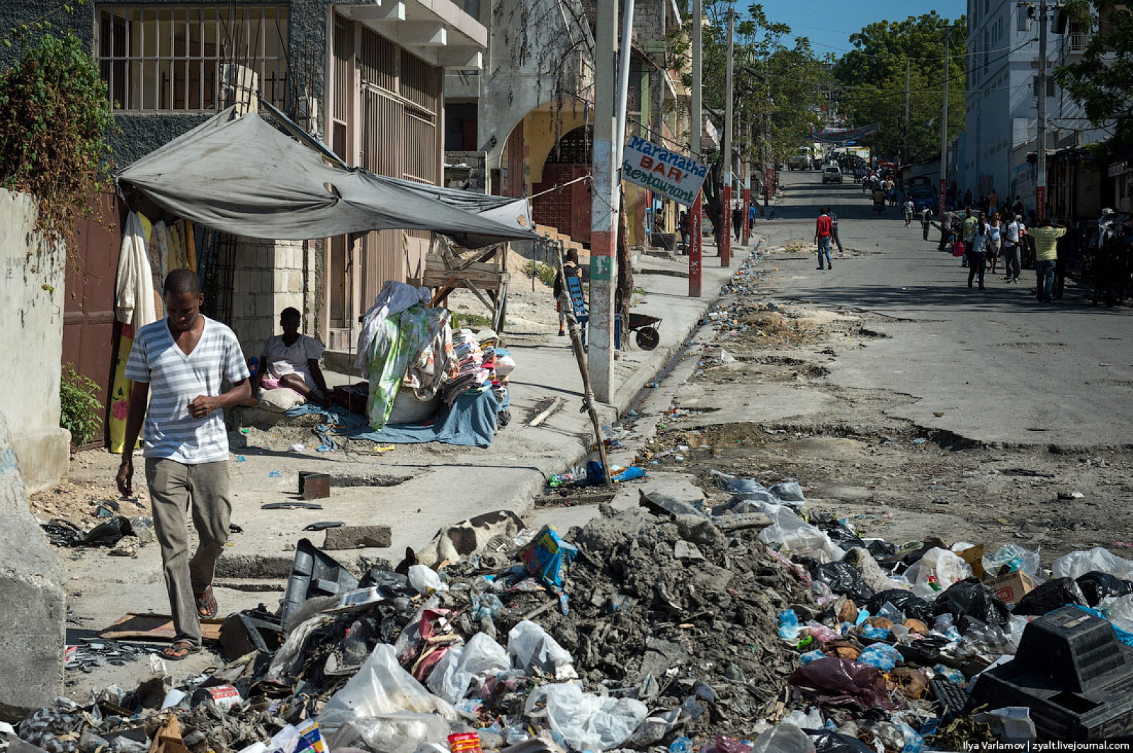 Топ бедных стран. Порт-о-Пренс Гаити. Район Сите-солей, порт-о-Пренс, Гаити. Республика Гаити трущобы. Гаити фавелы.