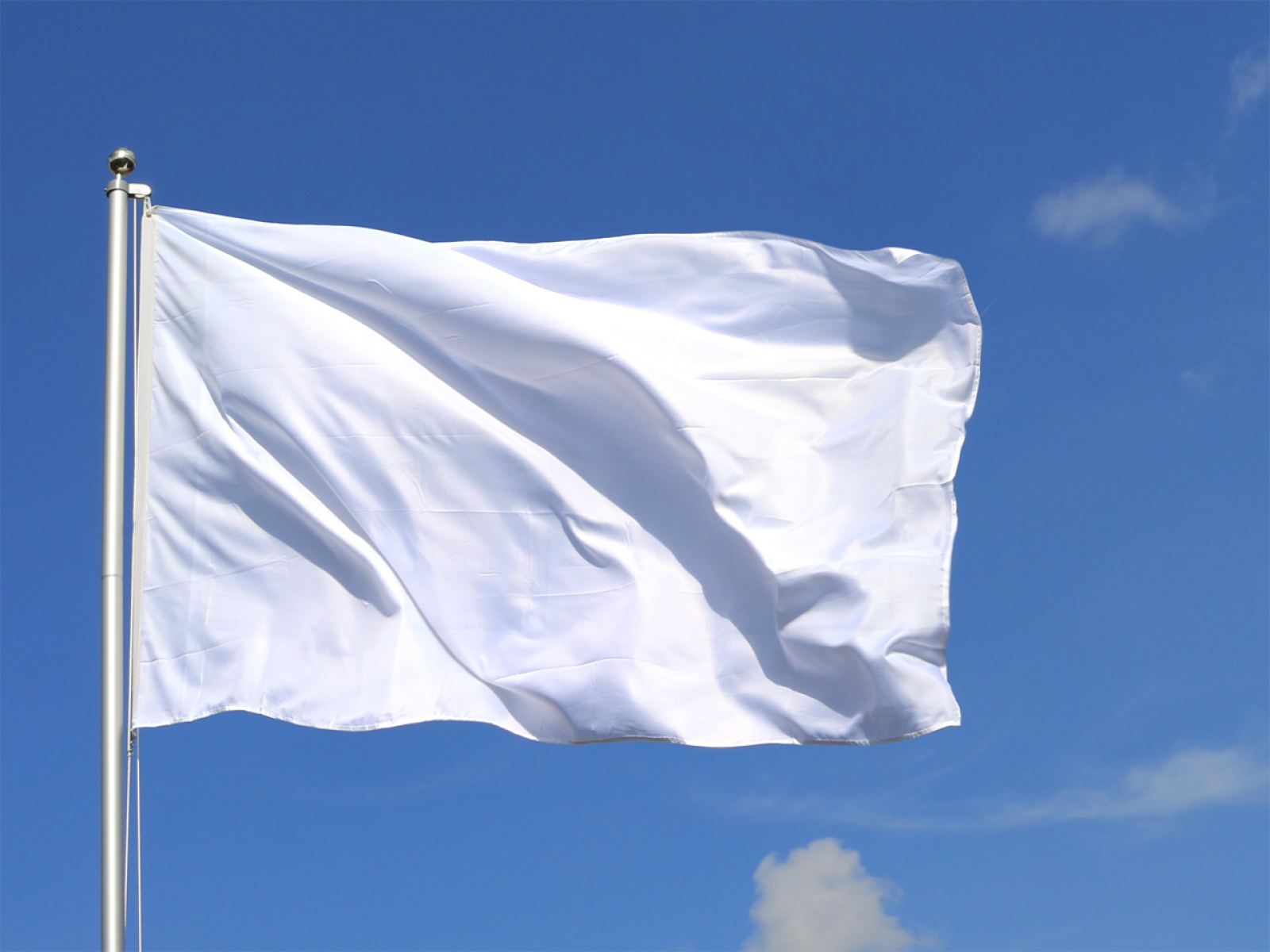 Картинка белый флаг. Флаг. Белые флаги. Белый флаг перемирия. Развевающийся флаг.