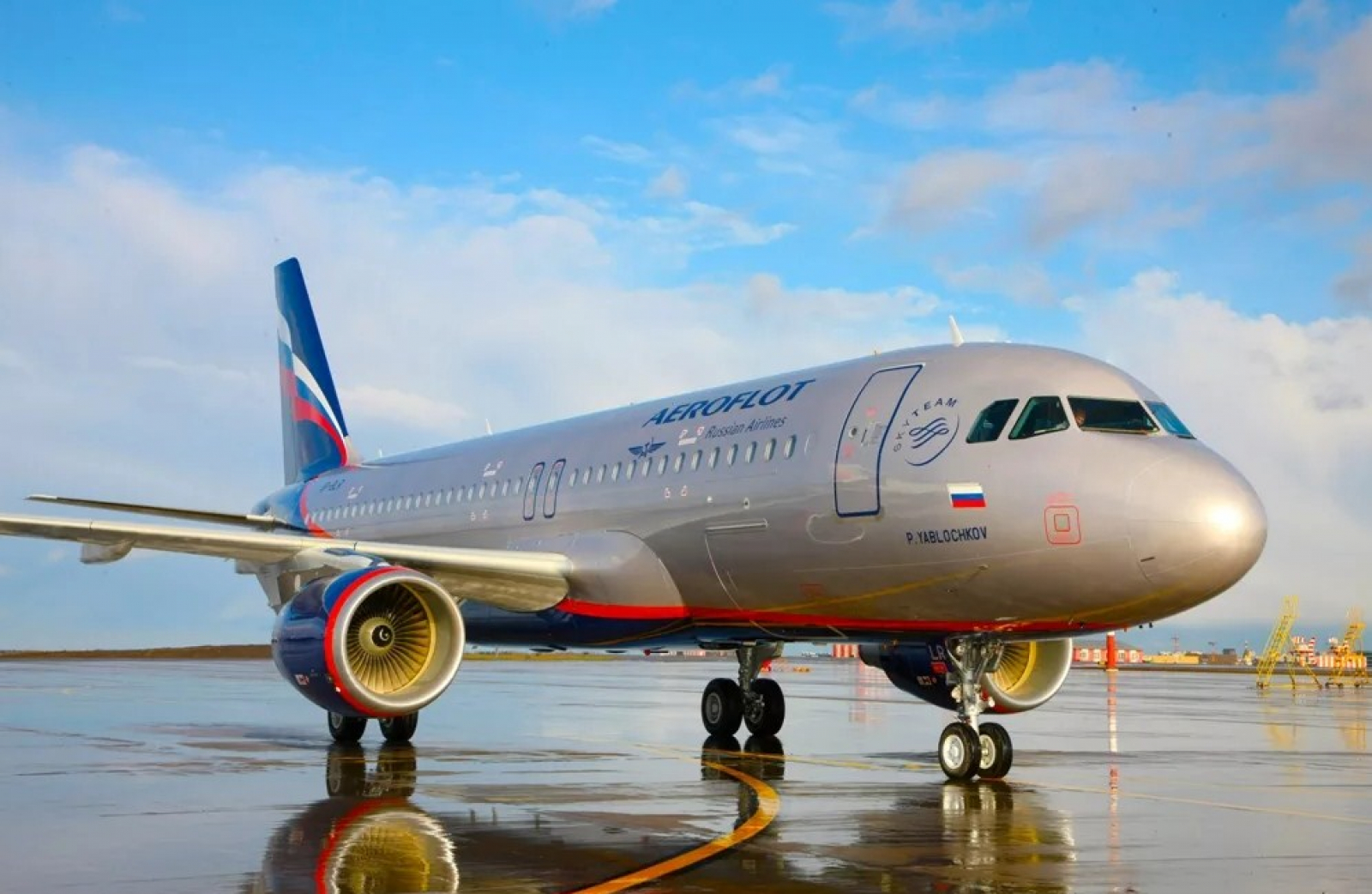 Компания аэрофлот. Самолёт Airbus a320 Аэрофлот. Арбас а 320 авиакомпании Аэрофлот. A320 Аэрофлот Сочи. Авиакомпания Аэрофлот 2022.