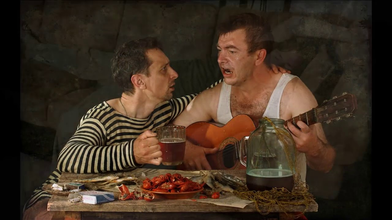 Русские пьют виски песня. Двое пьяных мужчин. Мужик пьет. Бухают за столом. Пьющие соседи.