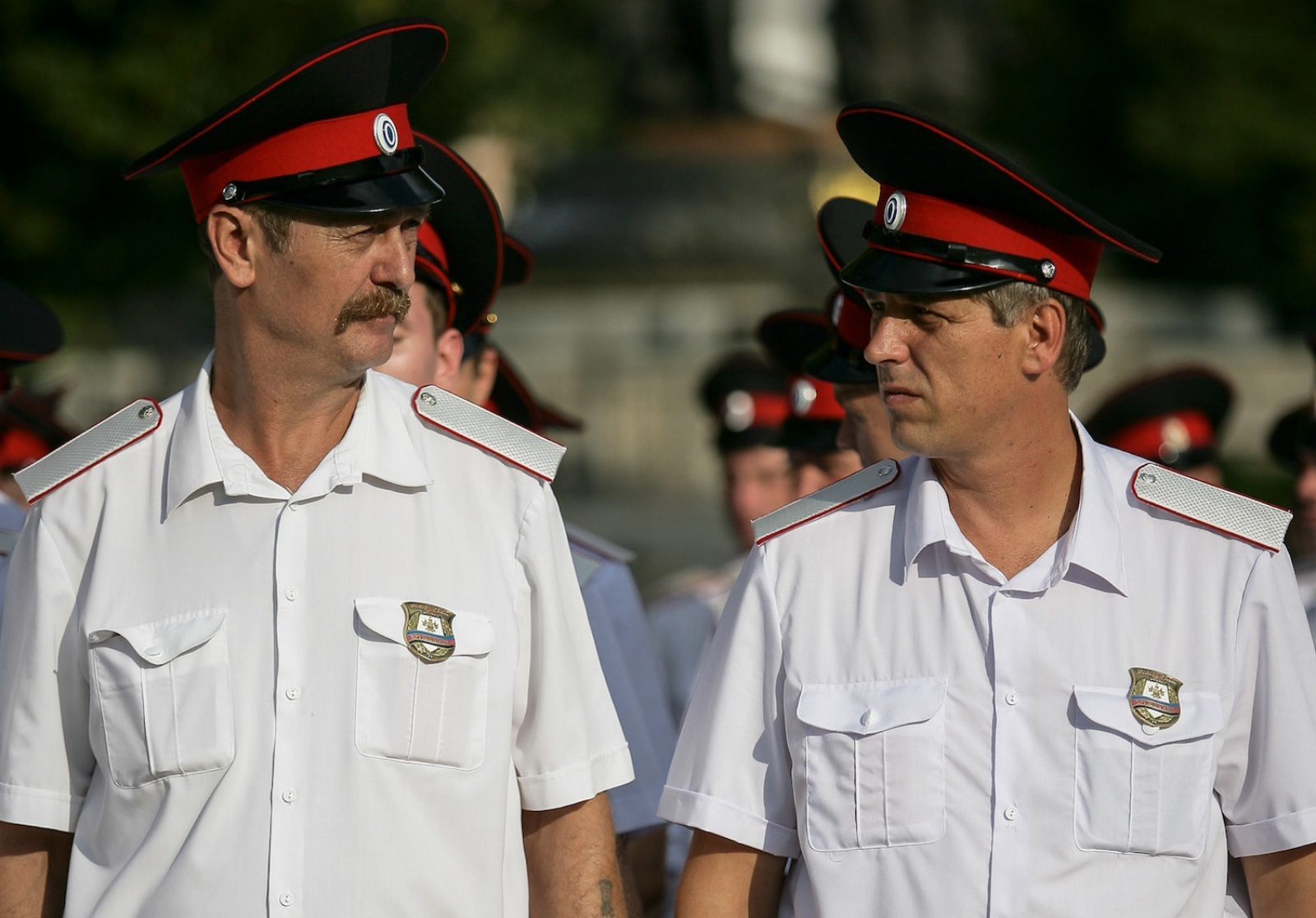 Кубанский полицейский. Казачий патруль в Краснодаре. Казаки в летней форме.