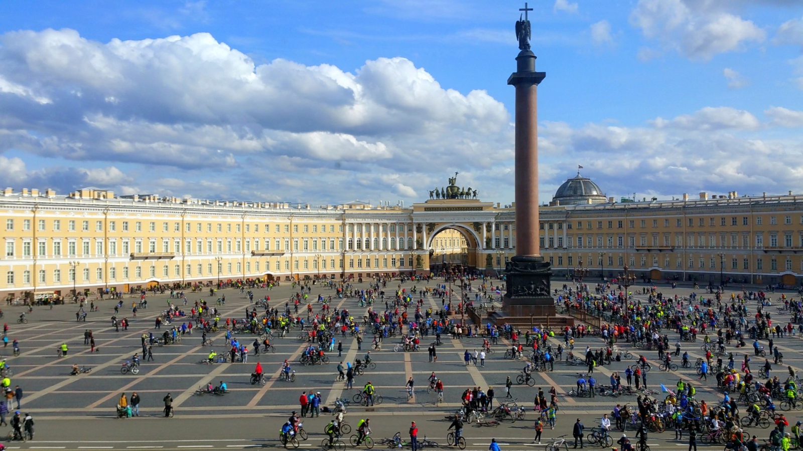 Площади петербурга фото Минкульт лишил Петербург звания культурной столицы