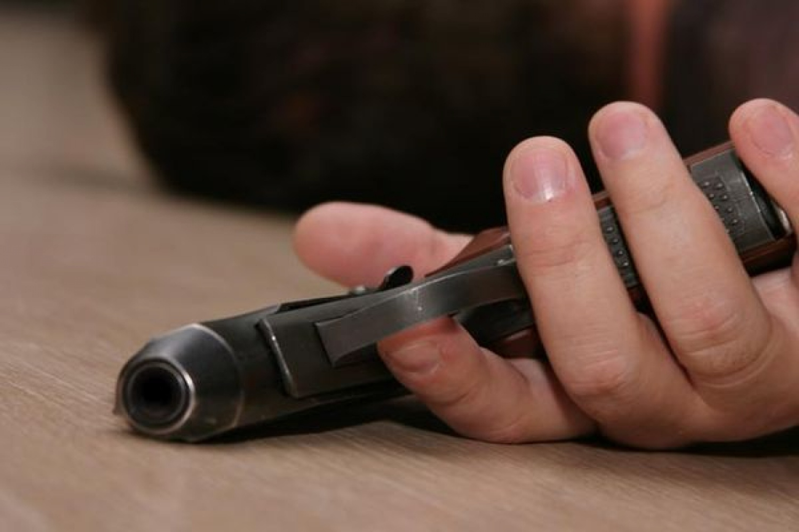 В новочеркасске застрелился