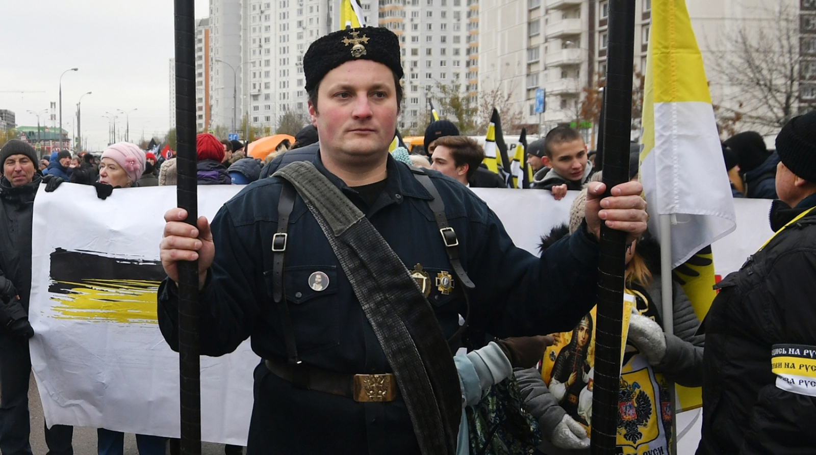 Митинг националистов. Русский марш Октябрьское поле. Русский марш в Москве 2023. Русский марш РНЕ.