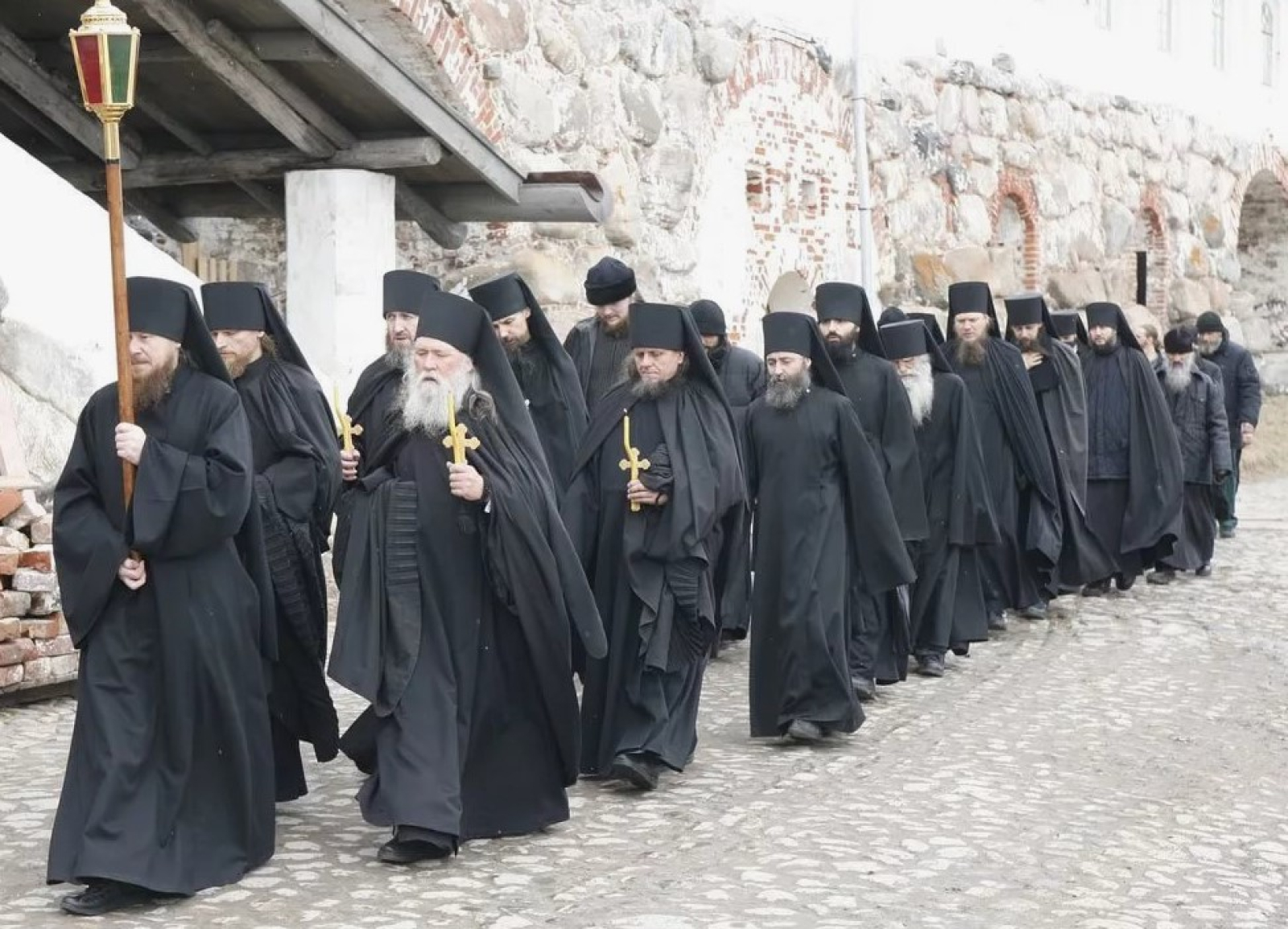 Валаам спасо-преображенский монастырь батюшки. Человек уходит в монастырь. Оптина пустынь монастырь 2023. Презентация про монастырь. Женский монастырь монахини жизнь в монастыре.